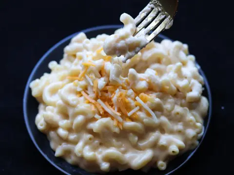 Pishloqli makaron