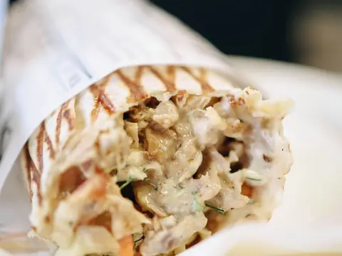 Uyda tovuqli lavash