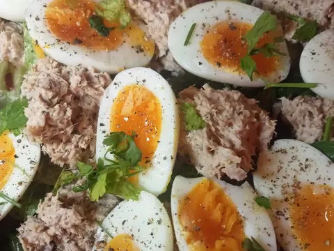 Tunetsli salat