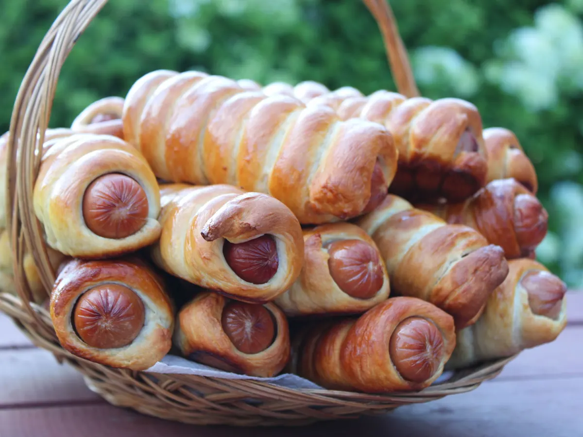 Хамирдаги сосиска